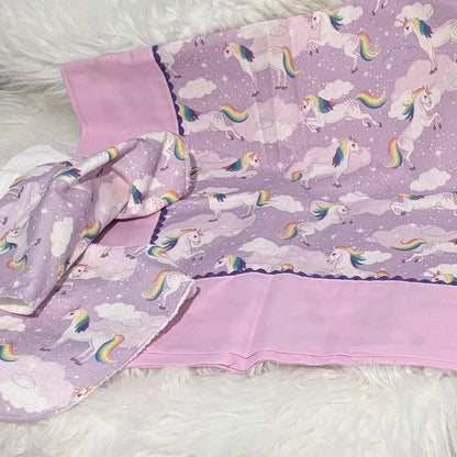 Unicornio 🦄 Sábana Mitrada, pañito y babero