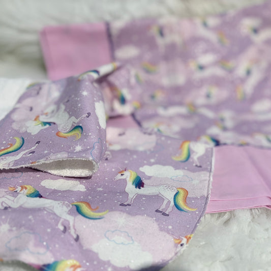 Unicornio 🦄 Sábana Mitrada, pañito y babero